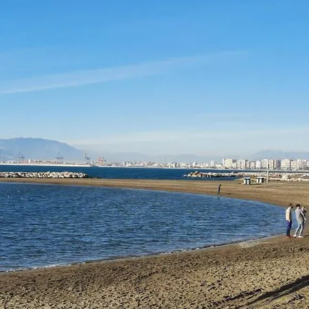 En La Playa En Paseo Maritimo Malaga